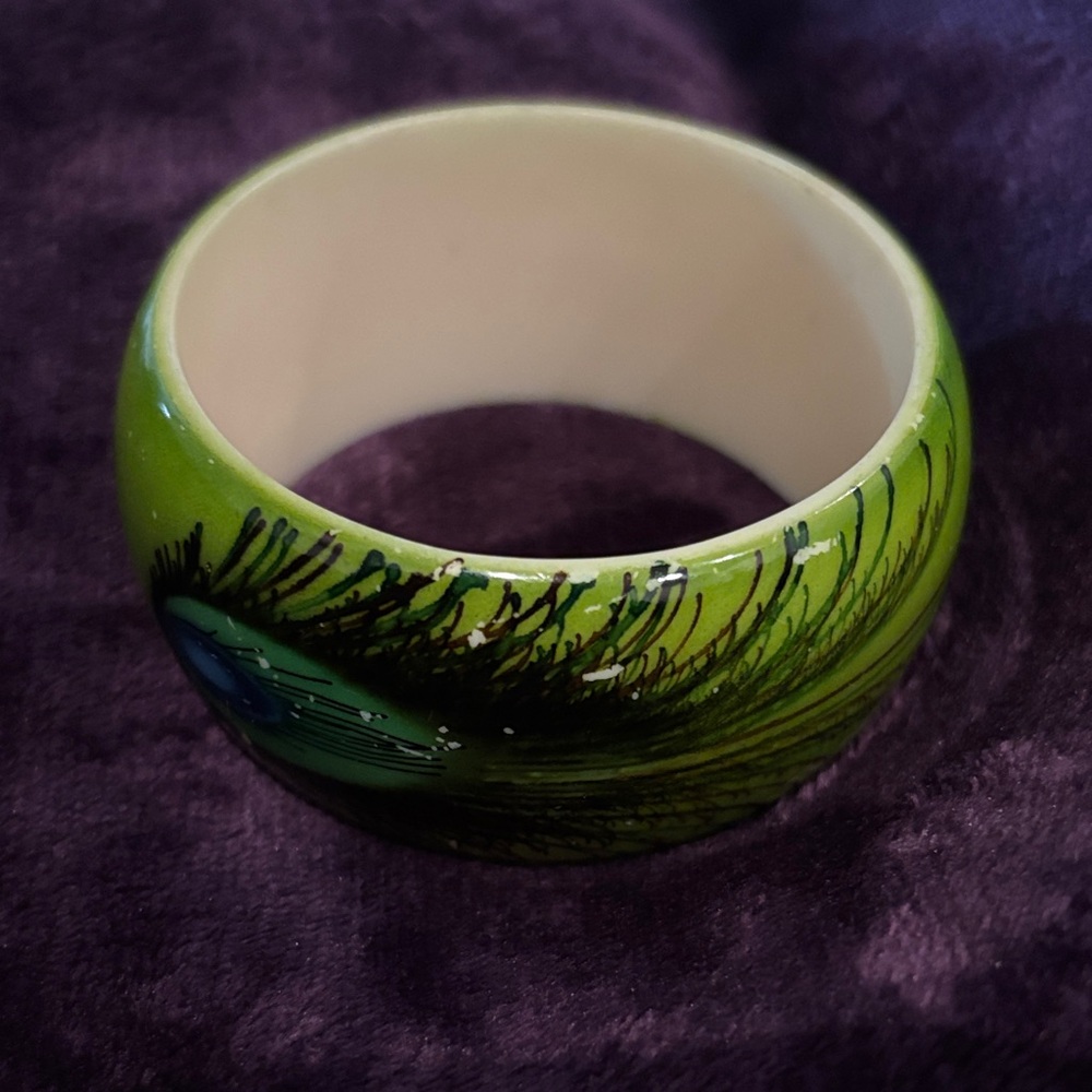 Elegant Green Peacock Feather Bracelet (handmade)